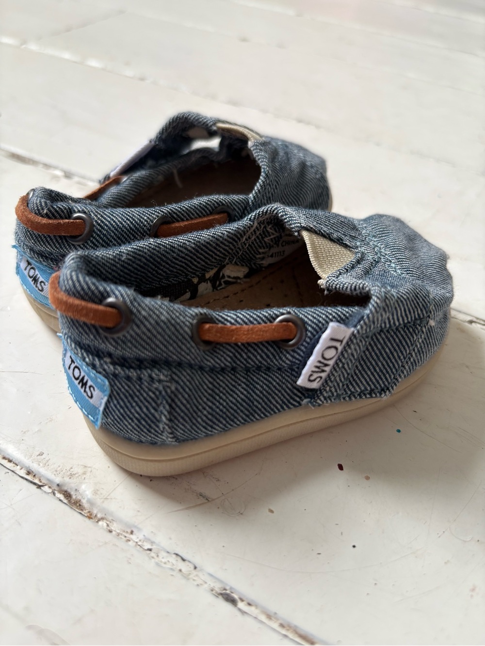 TOMS Baby Boat Shoes Chambray Blue Slip On Loafers Infant Size 2 Toddler